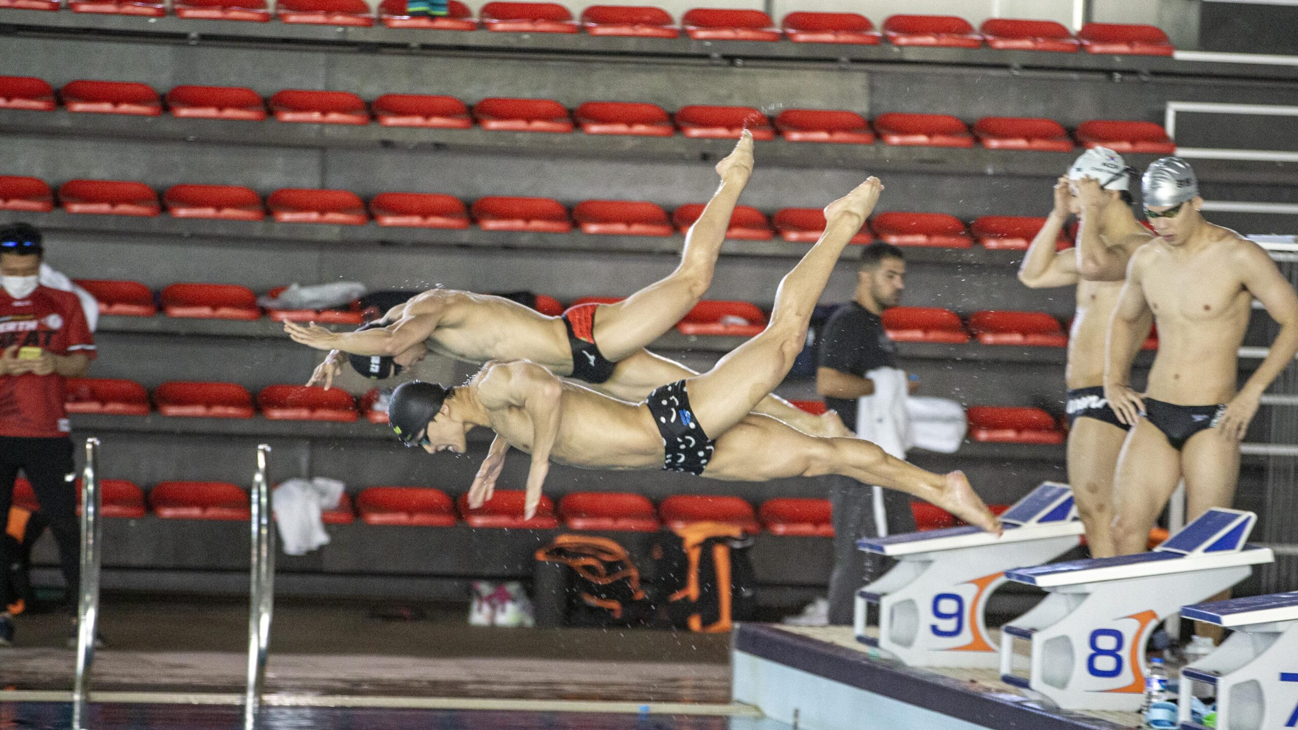 Güney Kore'nin en iyi yüzücüleri yarışmalara Erzurum'da hazırlanıyor