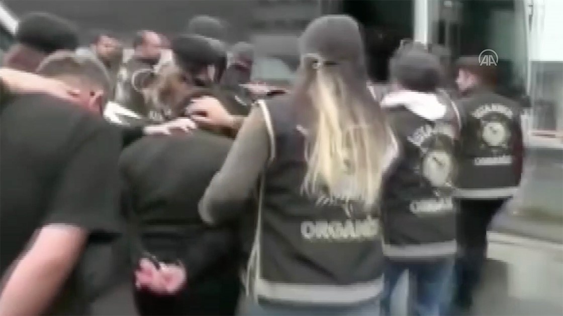 Sırp organize suç örgütü elebaşının cinayet zanlılarından 10'u tutuklandı