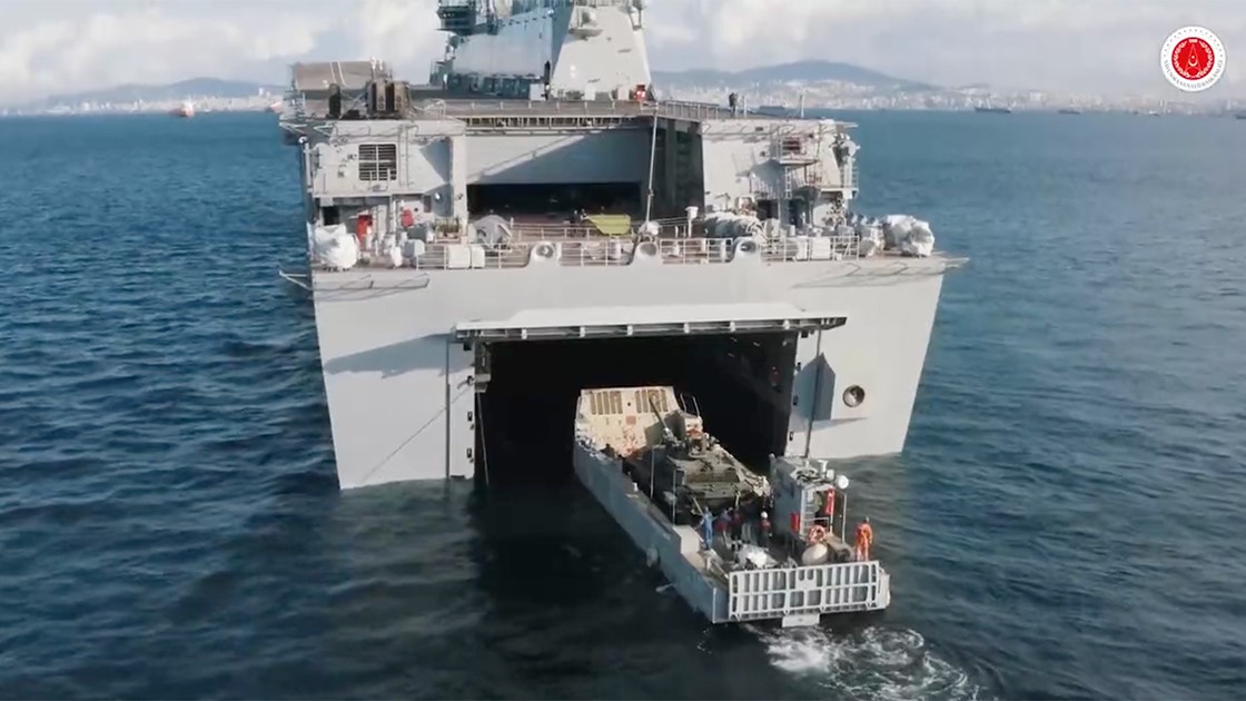 Altay tankı, TCG Anadolu gemisine çıktı