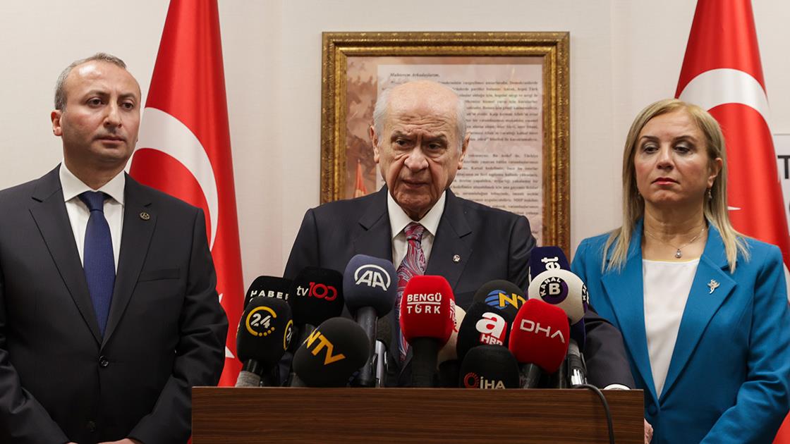 Bahçeli: Başörtüsü düzenlemesi TBMM'ye sunulduğunda MHP bunun gerçekleşmesi için elinden gelen gayreti gösterecektir
