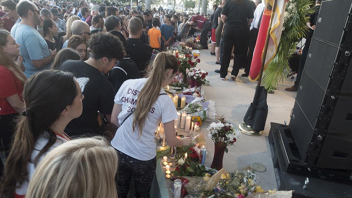 ABD'de 17 kişinin ölümüne neden olan okul saldırganı için jüri "ömür boyu hapis" istedi