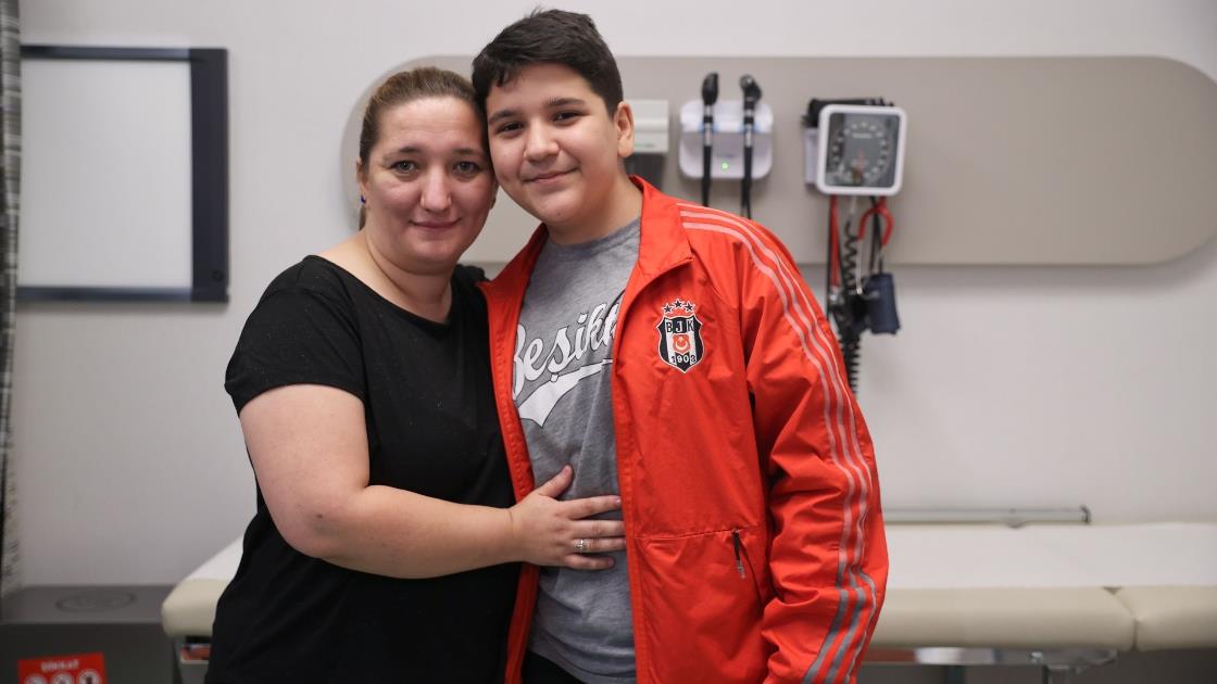 Annesi saçını okşarken hissettiği acı, hayatını değiştirdi