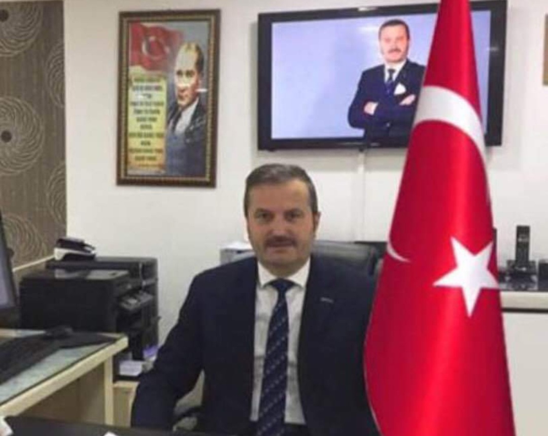 Bu ülkede Türk-Kürt sorunu, Alevi-Sünni ayrımı, Başörtü sorunu Yoktur. İstismar  Vardır