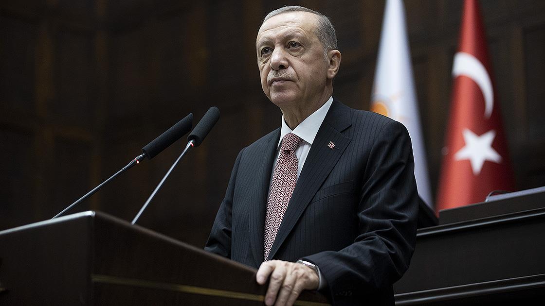 Cumhurbaşkanı Erdoğan: Bizim için en uygun olan vakitte karadan da teröristlerin tepesine tepesine bineceğiz