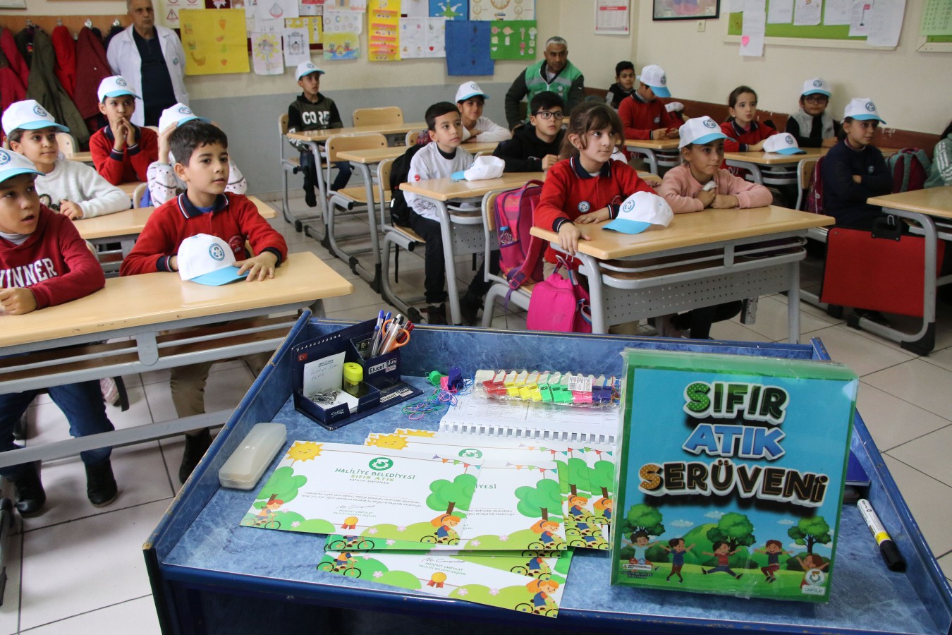 ÇOCUKLAR HALİLİYE BELEDİYESİ İLE HEM EĞLENİYOR HEM ÖĞRENİYOR