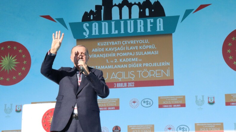 Cumhurbaşkanı Erdoğan, Şanlıurfa Büyükşehir Belediye Başkanı Beyazgül’ü övdü