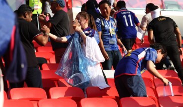 Japon taraftarlar, 2022 Dünya Kupası’nda örnek davranışlarıyla takdir topluyor