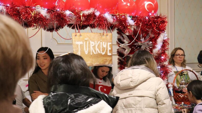 Kazakistan’daki yılbaşı kermesinde Türkiye standı en çok ziyaret edilenler arasında