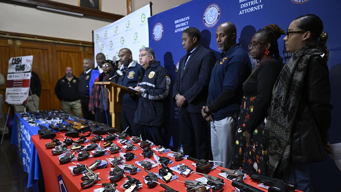 New York'ta "silahını getirene 500 dolar" kampanyası