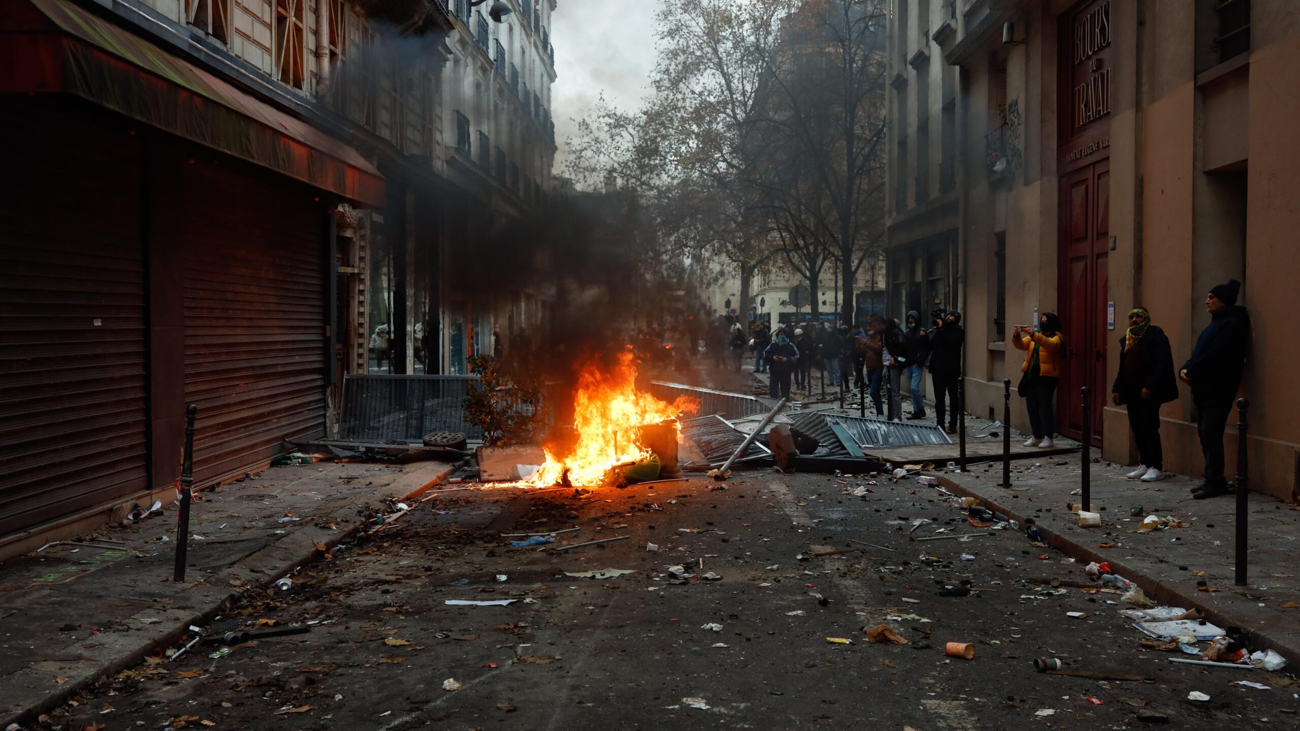 Paris’te terör örgütü PKK’nın şiddet eylemlerine Fransız basınından tepki