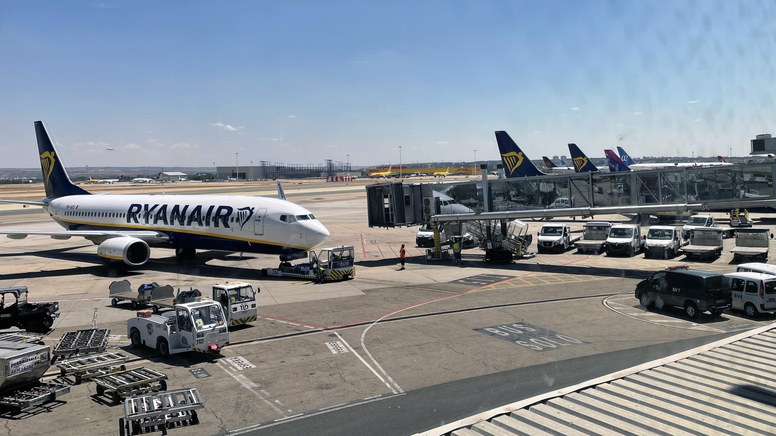 Ryanair çalışanlarının grevi nedeniyle Belçika’da 100’den fazla sefer iptal edildi