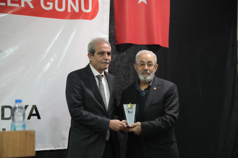 Emekli Eğitimci Gazeteci Yazar Müslüm Abacı’dan 10 Ocak Gazeteciler Günü mesajı;