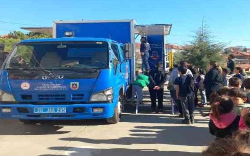 Jandarma’dan Öğrencilere Trafik Eğitimi