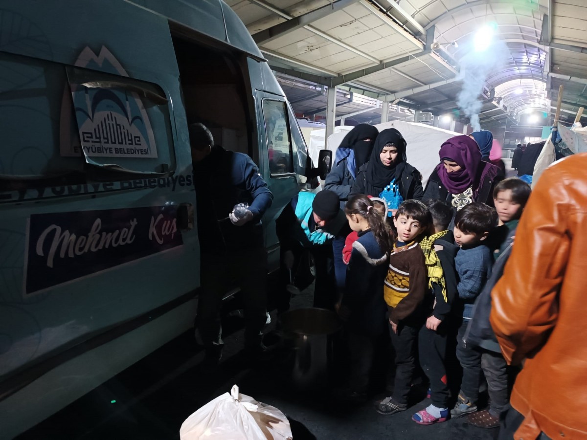 ÇOCUKLAR GÜLSÜN YETER