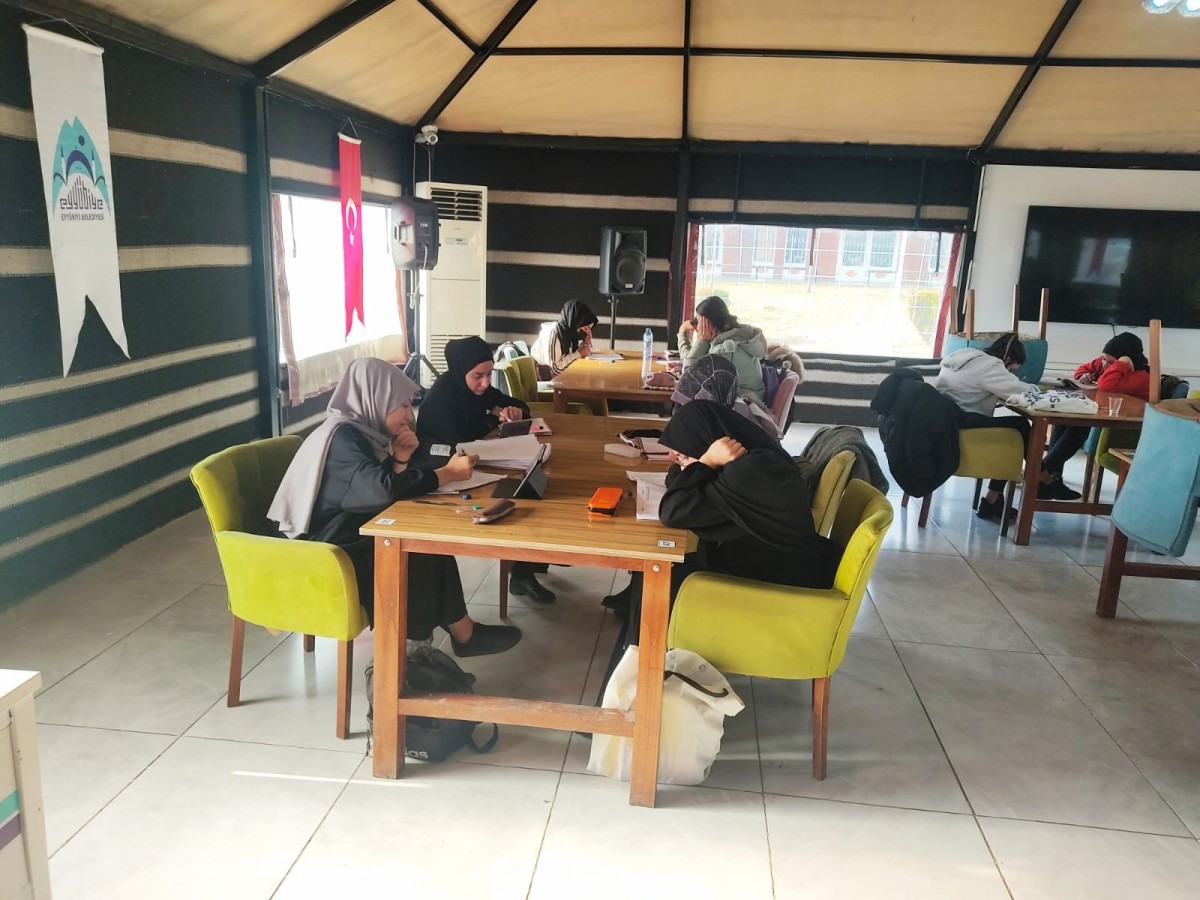 EYYÜBİYE EĞİTİM OTAKLARINDA DERS BAŞLADI