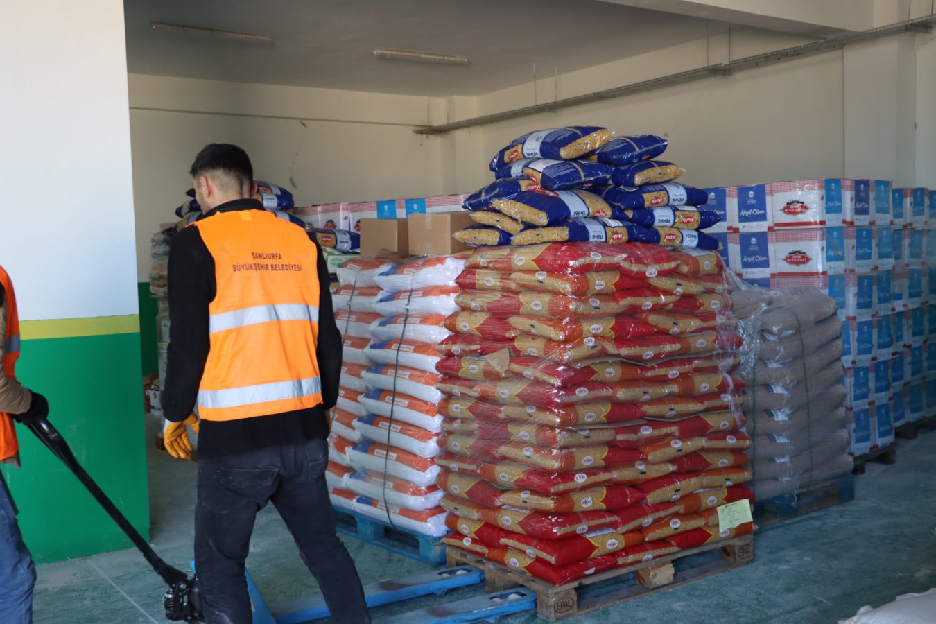Şanlıurfa Büyükşehir Belediyesi Yardımları Devam Ediyor