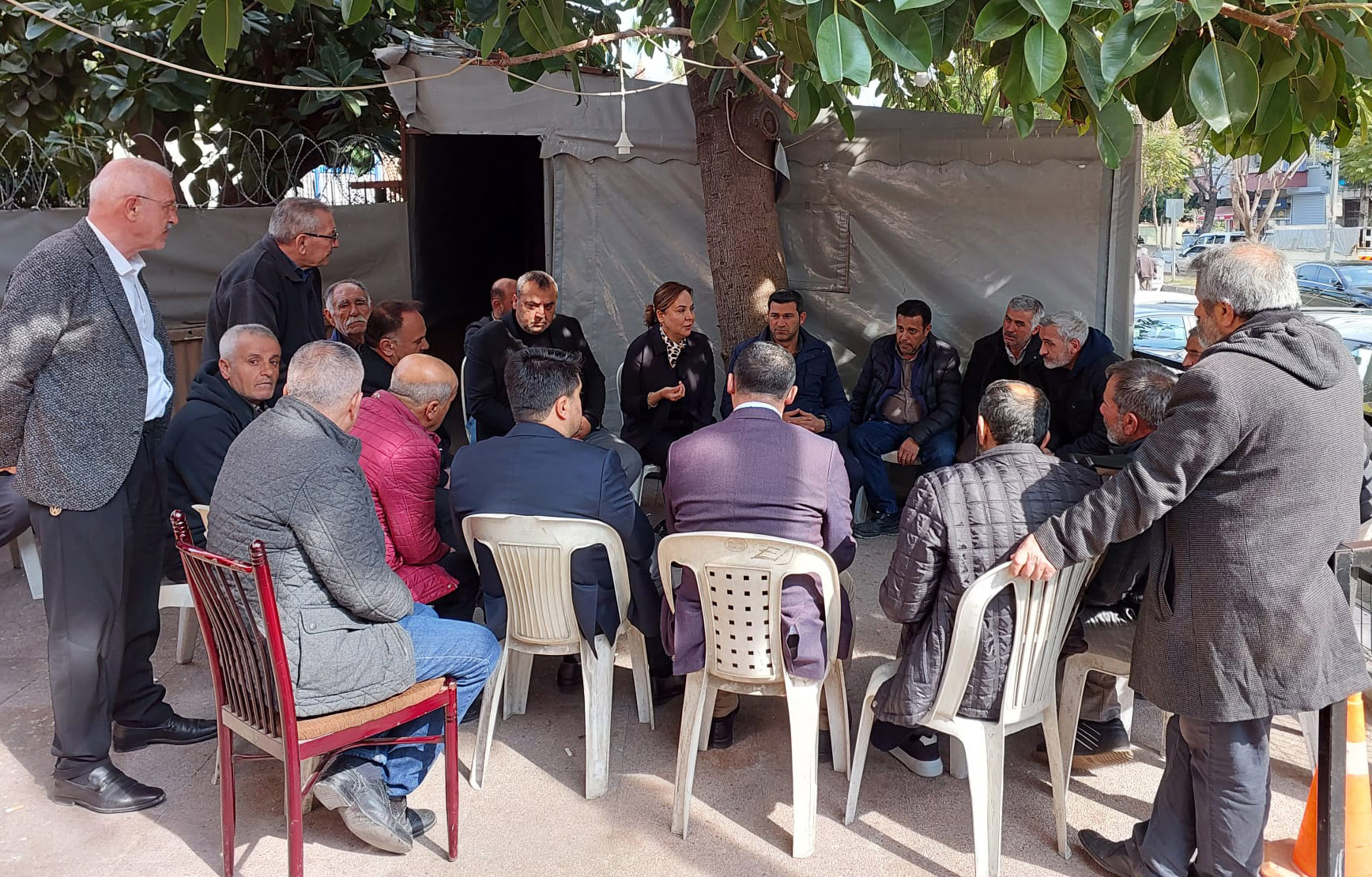 AK Parti’li Yılmaz’dan Mersin’deki deprem bölgesi hemşehri derneklerine taziye ve geçmiş olsun ziyareti