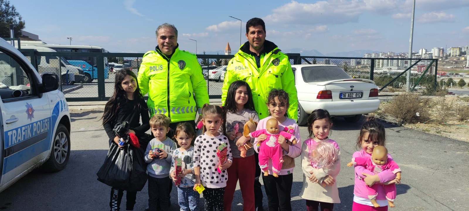 Polis durmadan yorulmadan vatandışın hizmetinde..