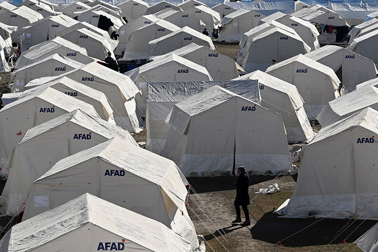 Kahramanmaraş’taki Çadır Kentlerde Market ve Mağazalar Oluşturuldu