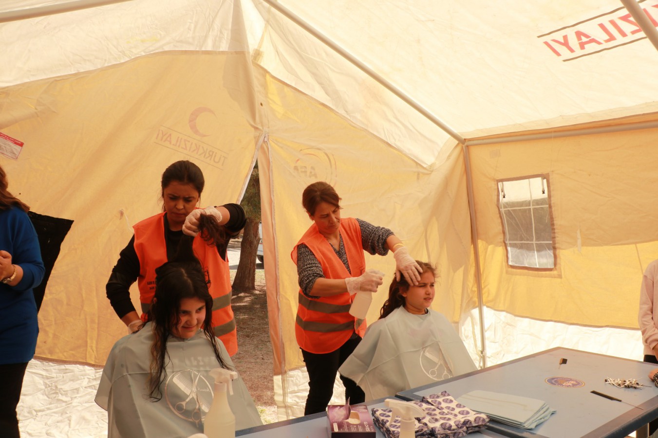 Şanlıurfa Büyükşehir’den Kuaför Çadırı