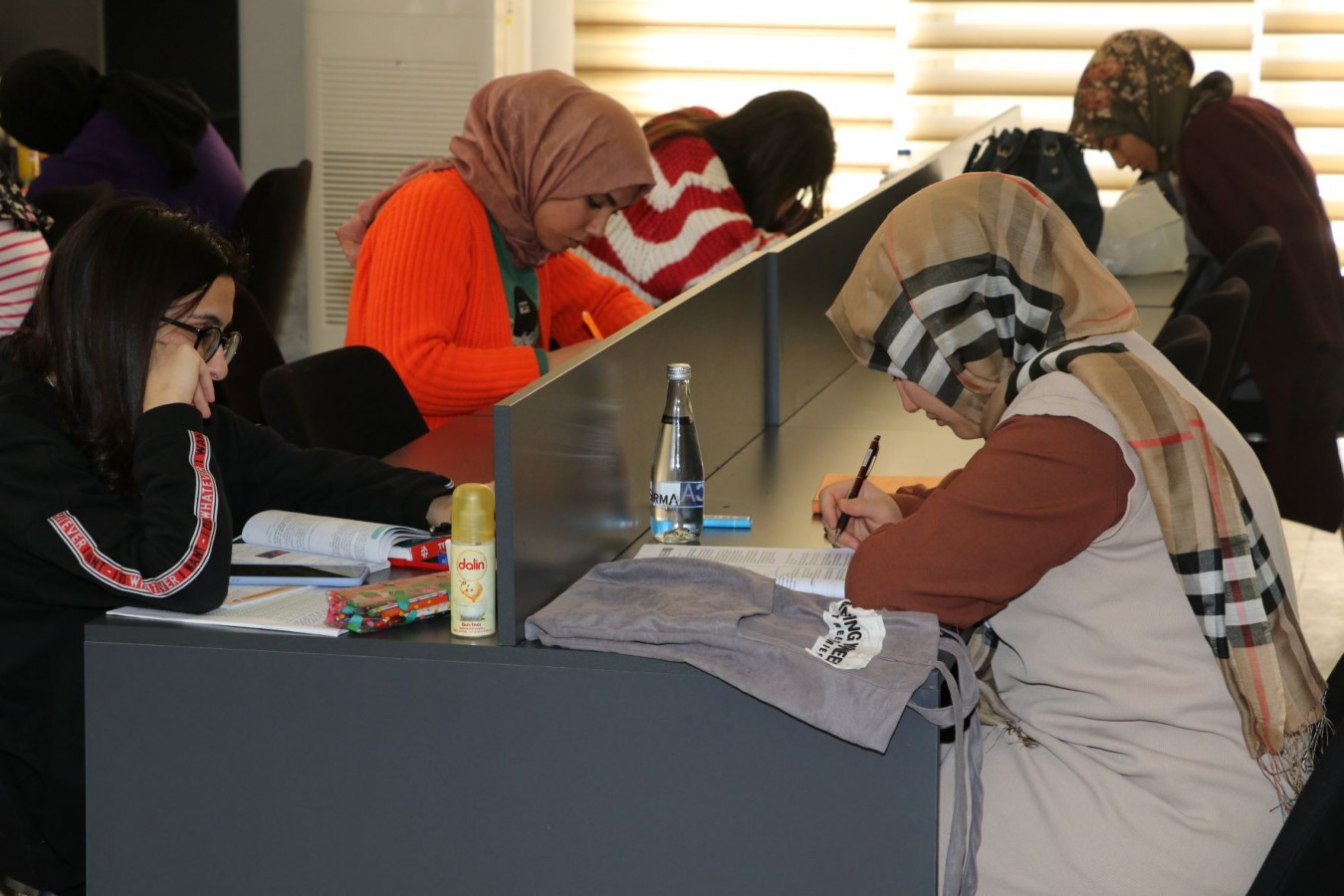 KARAKÖPRÜ BELEDİYESİ OKUMA EVLERİYLE GENÇLERİN YANINDA