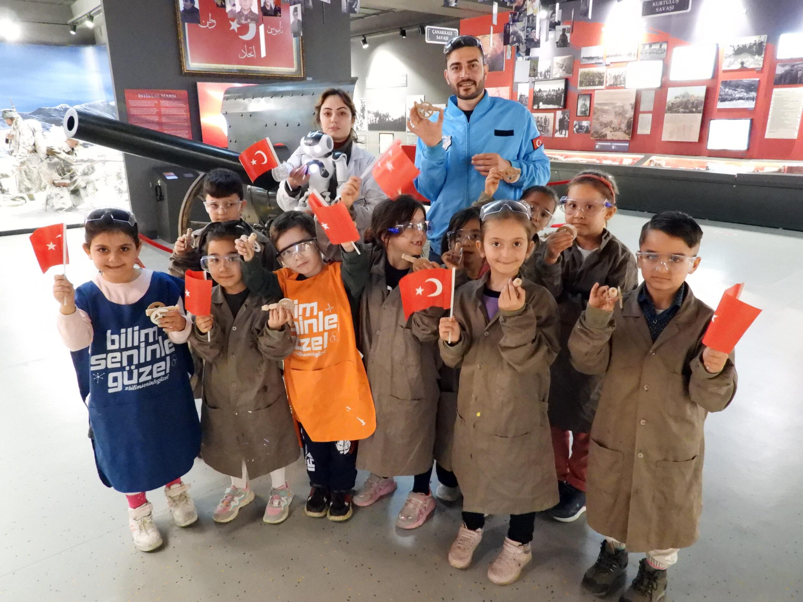 Antalya-Bilim-Merkezi-atolyelerinden-18-Marta-ozel-calisma_4