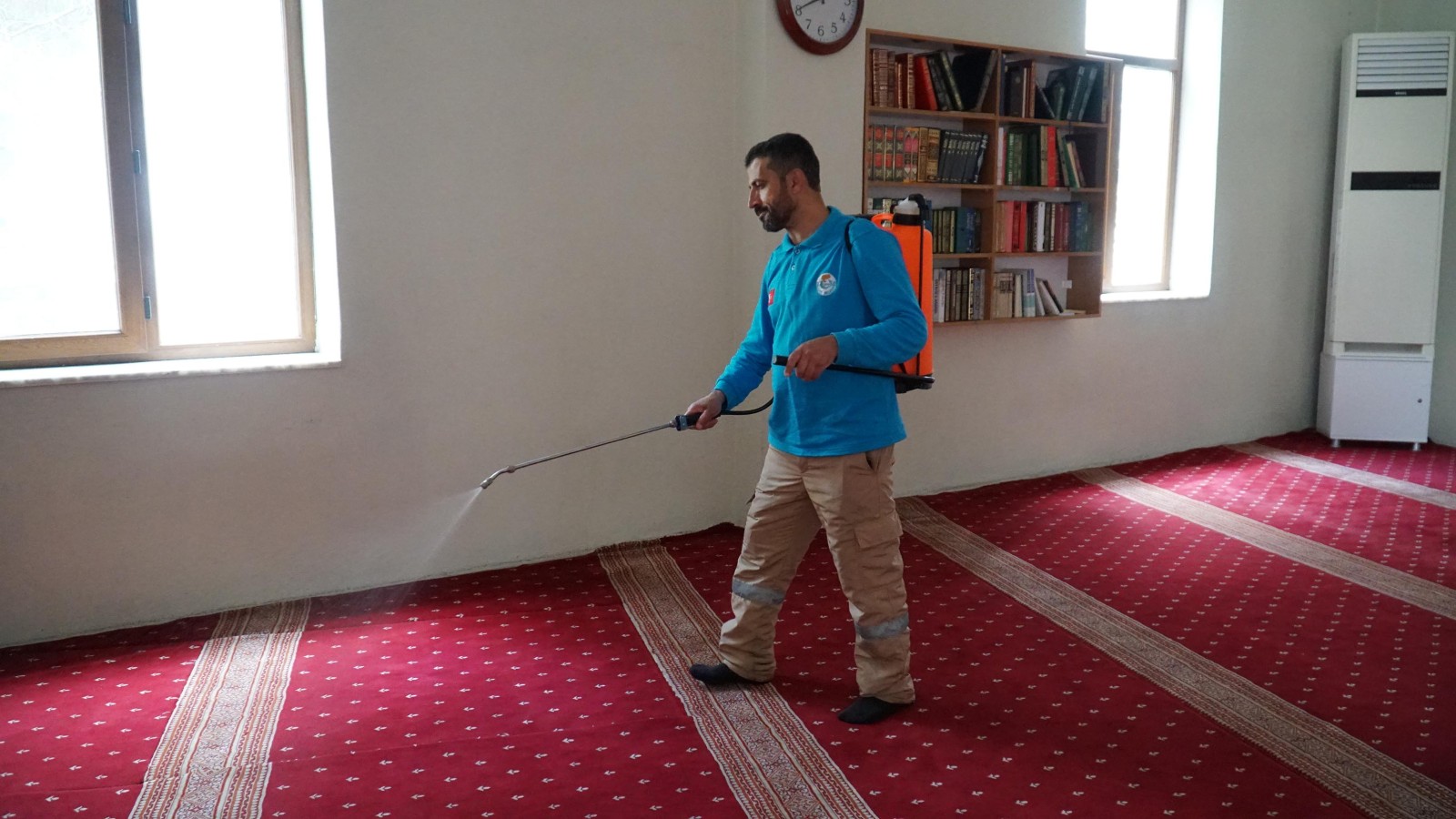 HALİLİYE BELEDİYESİNDEN CAMİLERDE BAYRAM NAMAZI HAZIRLIĞI