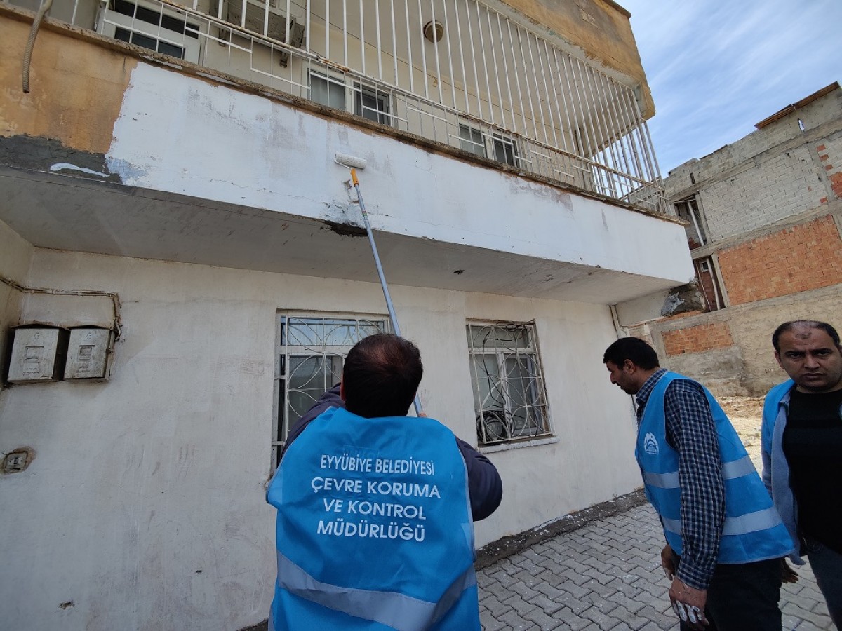 EYYÜBİYE’DE SEL BASAN SOKAKLAR BOYANIYOR