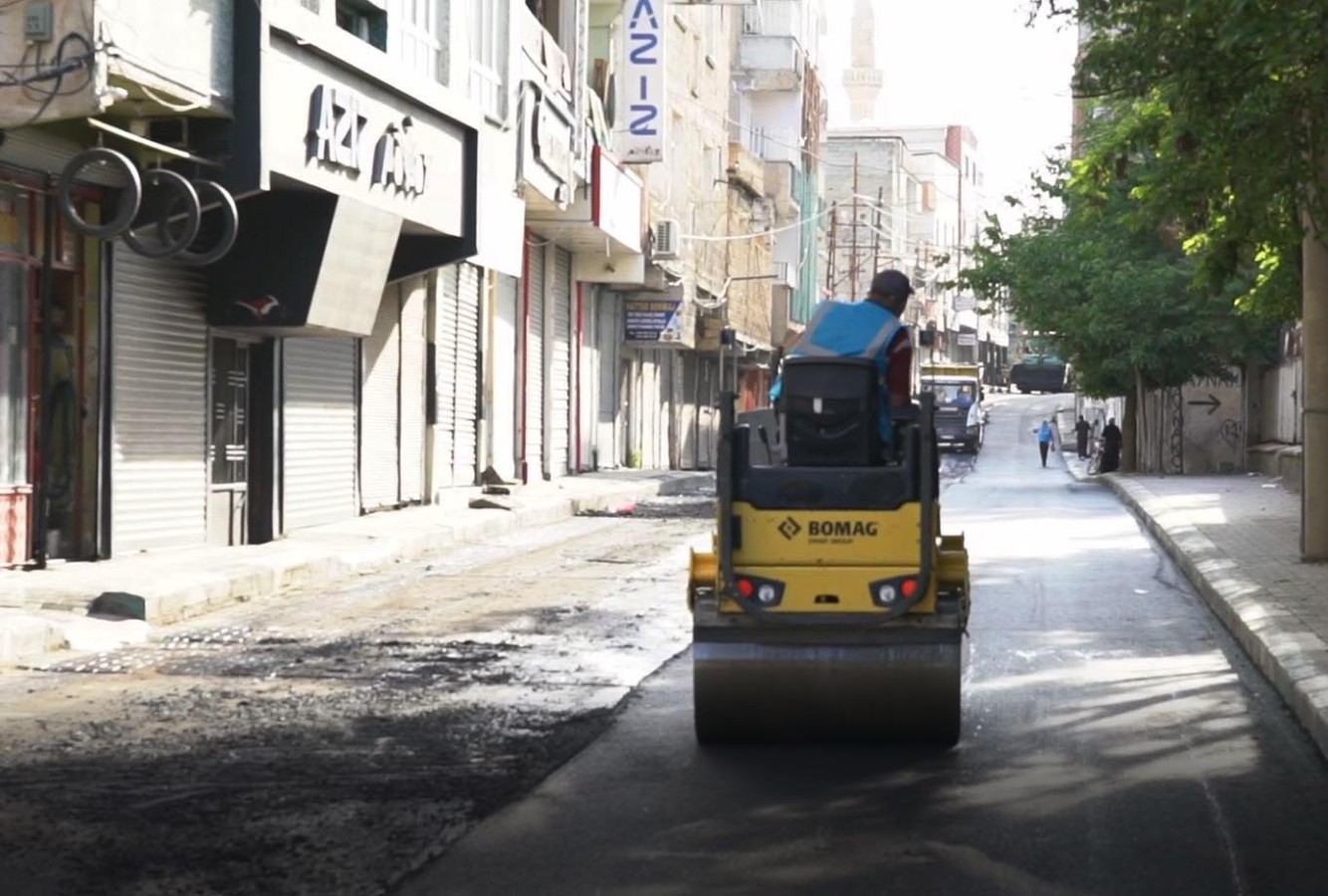 HALİLİYE BELEDİYESİNDEN SICAK ASFALT ÇALIŞMASI