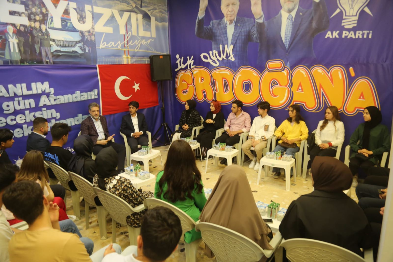 ÖNEN,”DİJİTALLEŞEN DÜNYA’DA BAĞLARIMIZI SIKI TUTMALIYIZ”