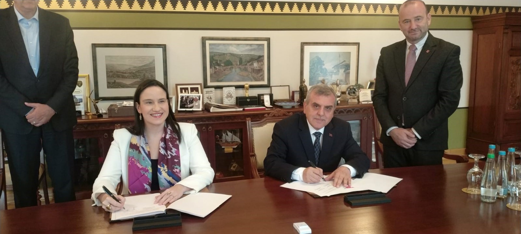 95231-75437-20230811033134