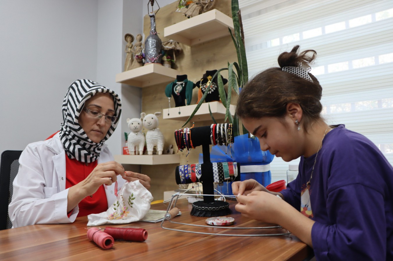 Anneler Kursta, Çocuklar Kreşte