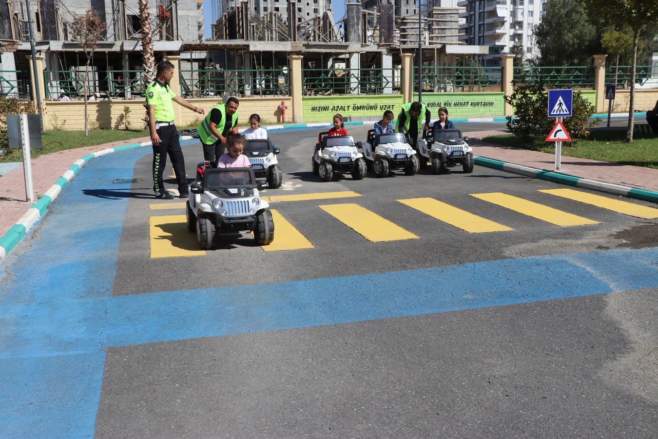 HALİLİYE BELEDİYESİ İLE ÇOCUKLARA TRAFİK KÜLTÜRÜ AŞILANIYOR
