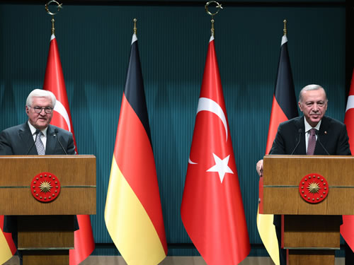 “Almanya ile ticaret hacmimizi 60 milyar dolar seviyesine ulaştırmayı hedefliyoruz”