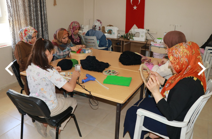 SÜLEYMANİYE MİLLETEVİ İLE 385 KADIN MESLEK ÖĞRENDİ