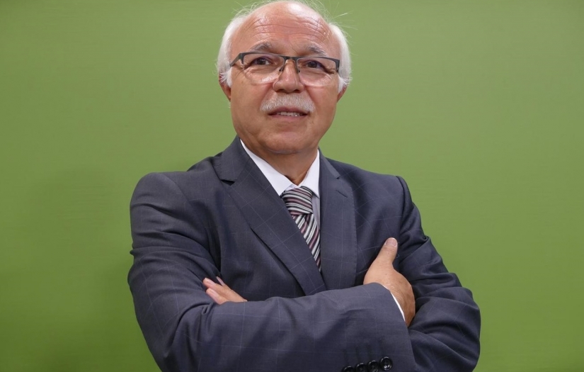 Halis ÖZDEMİR Kimdir?