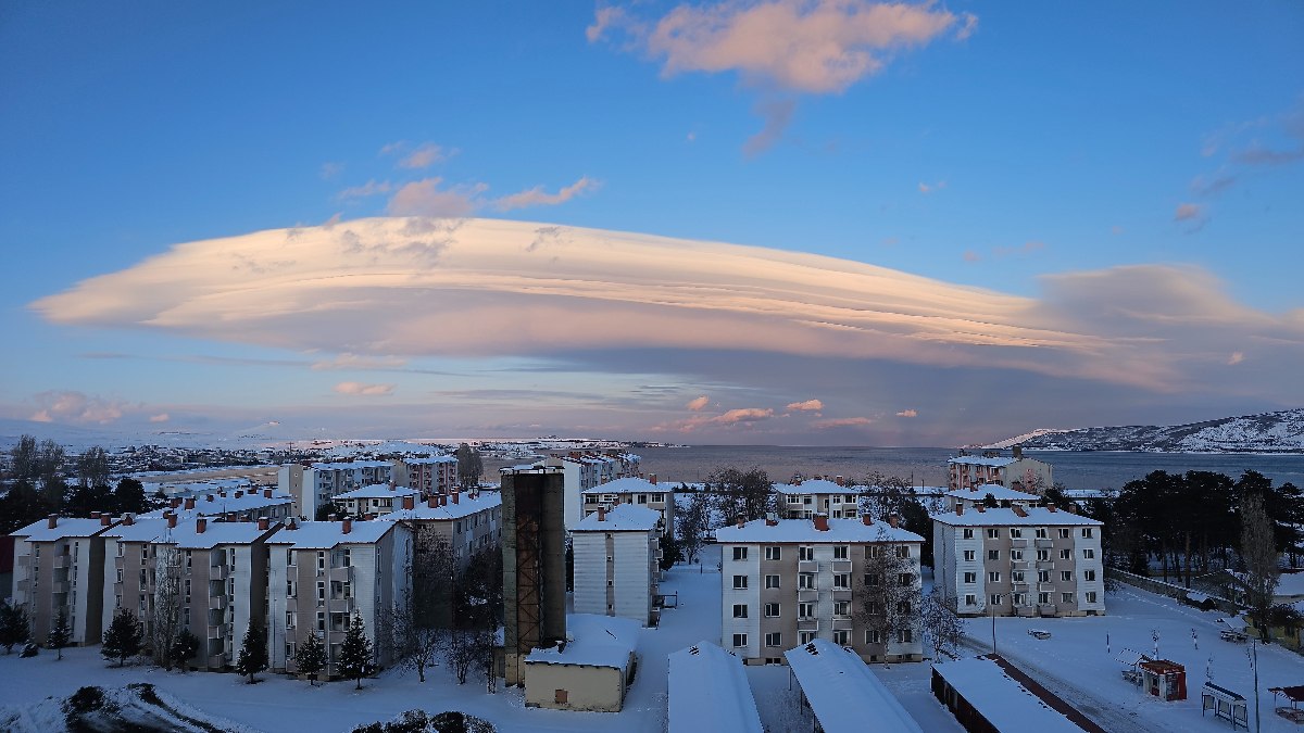 Bitlis semalarında nadir doğa olayı: Mercek bulutu