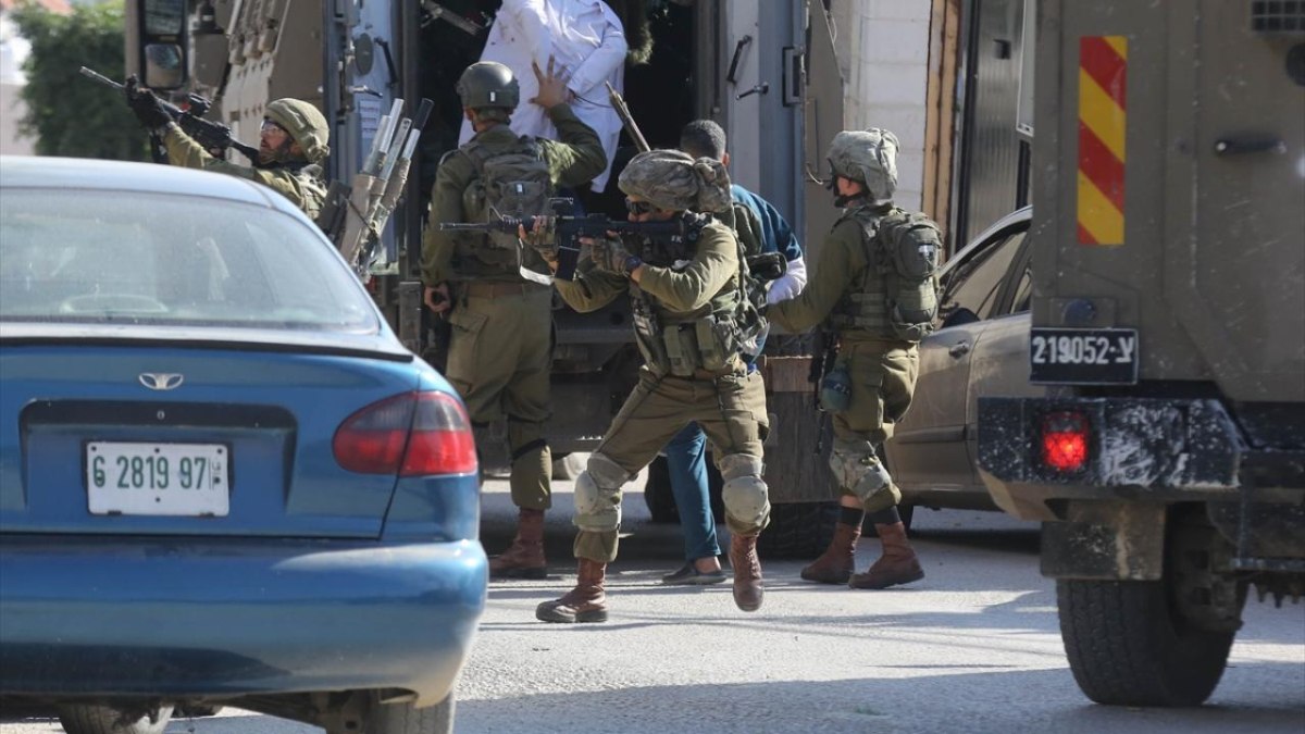 İsrail askeri Batı Şeria’da 3 Filistinliyi öldürdü