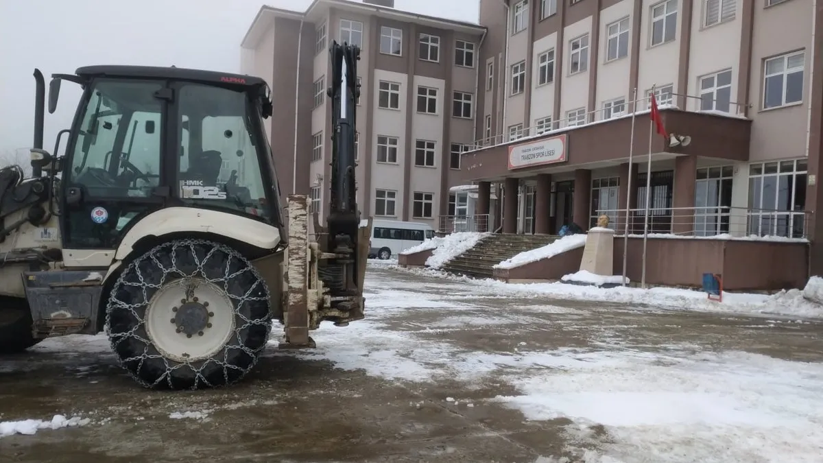 Trabzon’da kardan kapanan bütün yollar ulaşıma açıldı