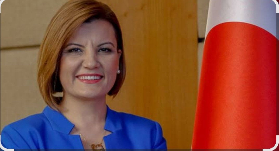 Elini ve kolunu bağlayan, ayağına pranga takan mı var Başkan Hanım?