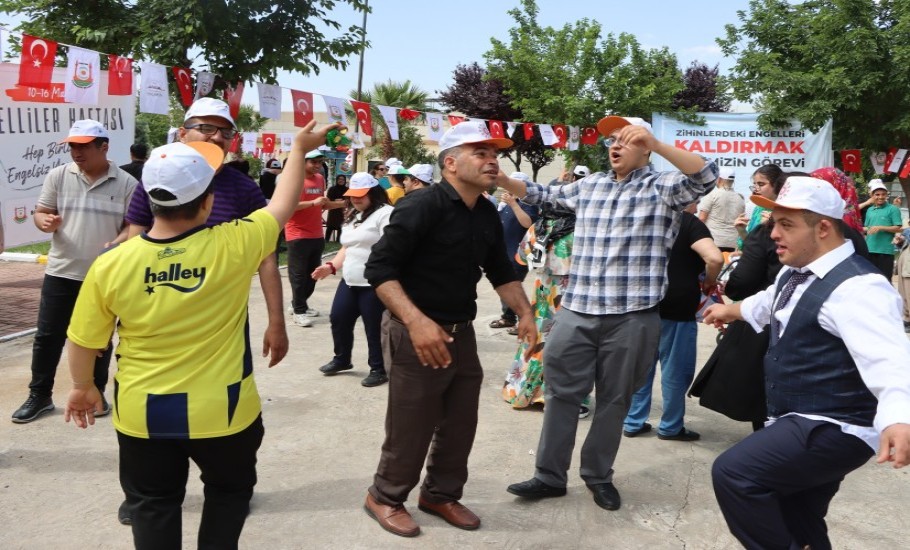 BÜYÜKŞEHİR BELEDİYESİ’NDEN ENGELLERİ AŞAN ETKİNLİK