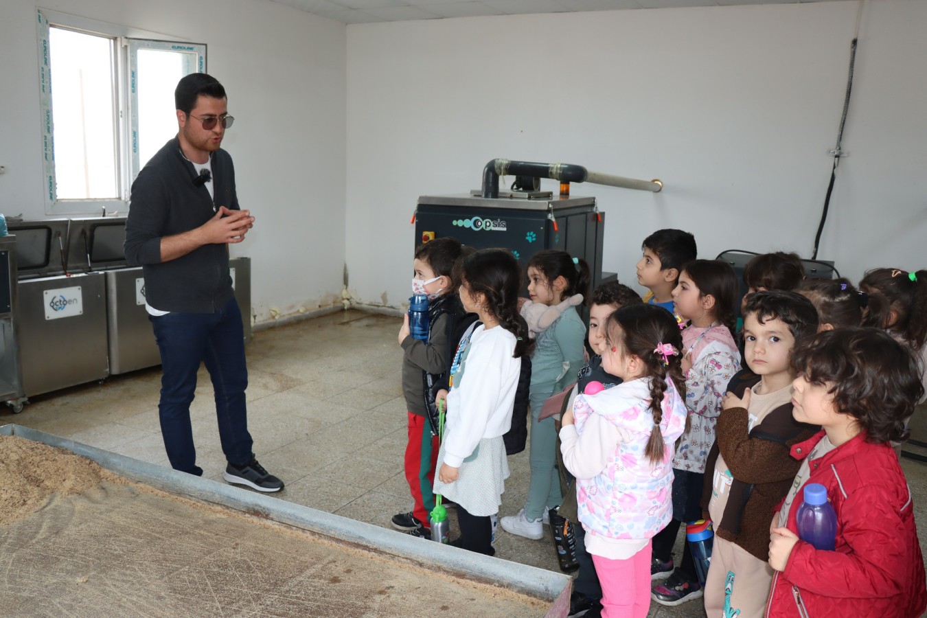 MİNİK ÖĞRENCİLERE ÇEVRE BİLİNCİ AŞILANDI