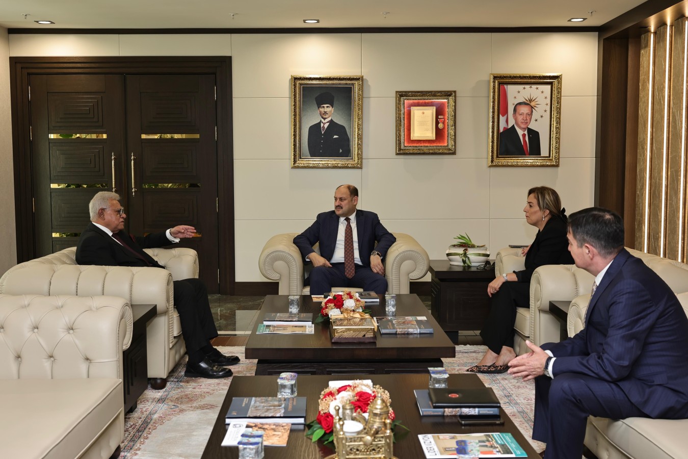 PAKİSTAN BÜYÜKELÇİSİ’NDEN BAŞKAN GÜLPINAR’A ZİYARET