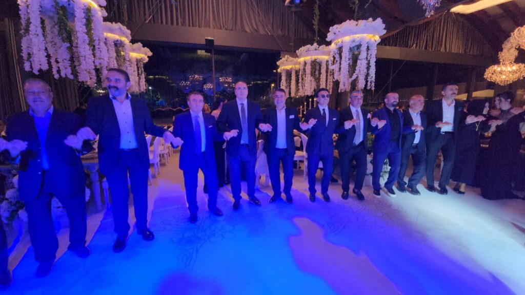 DÜĞÜN VE NİKAH TÖRENİ, KURUÇEŞME'DE DİVAN HOTEL'İN BALO SALONUNDA GERÇEKLEŞTİ