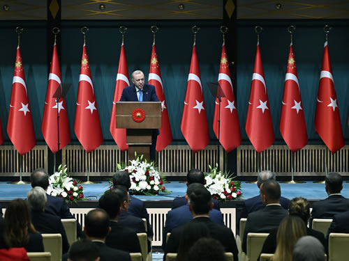 “Türkiye barış diplomasisinin ana merkezlerinden biri hâline dönüşüyor”