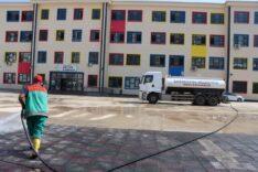 KARAKÖPRÜ’DE YENİ EĞİTİM YILI ÖNCESİ TEMİZLİK SEFERBERLİĞİ