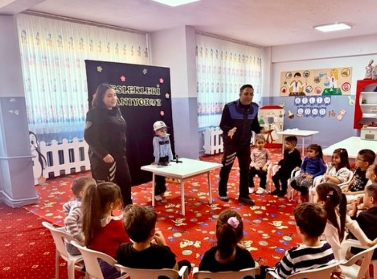 Bilecik’te Miniklere Polislik ve 112 Acil Hizmet Eğitimi Verildi