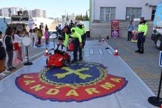 Adıyaman’da Jandarma Ekipleri Tarafından Öğrencilere Trafik Eğitimi Verildi