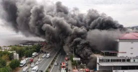 Toptan satış mağazasının deposunda yangın çıktı