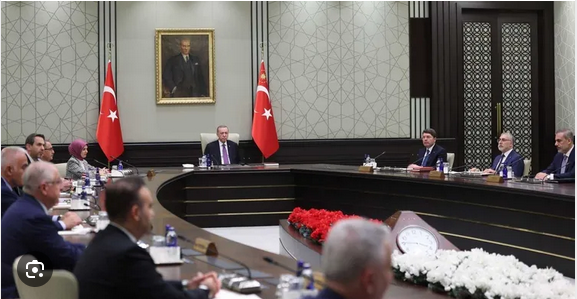 Kabine Beştepe’de Toplanıyor: Bölgesel Gerilimler ve Ekonomi Gündemde